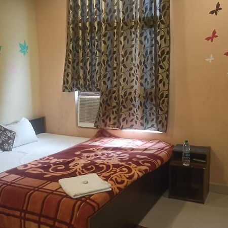Hotel Shyam Utsav Mirzapur Bagian luar foto