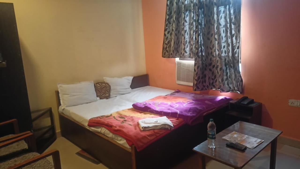 Hotel Shyam Utsav Mirzapur Bagian luar foto